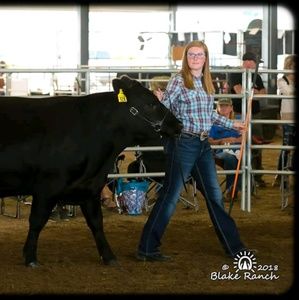 Meet your Posher, Hannah